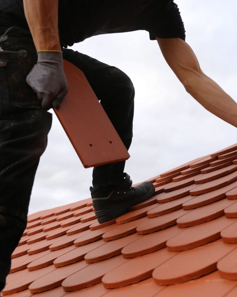 Daklekkages: alles over oorzaken, risico’s en oplossingen daklekkages